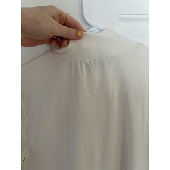 St. John Women's M Fitted Turtleneck White Stretch Lightweight Layering FLAW - Picture 5 of 11